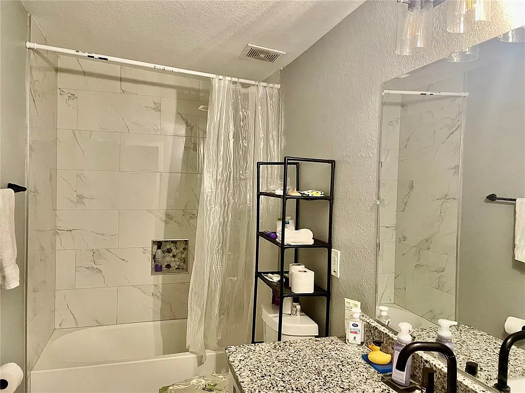 1 bed, 1.0 bath, 186 sqft, $800 — Photo 3