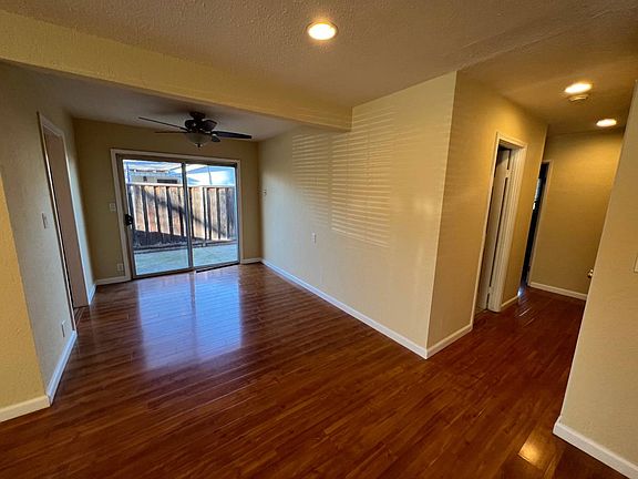3rd image of 2163 San Antonio Pl