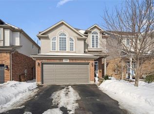 530 Little Dover Cres, Waterloo, ON N2K 4E4