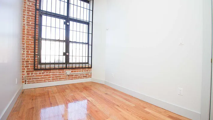 Rented by Nooklyn NYC LLC | media 18