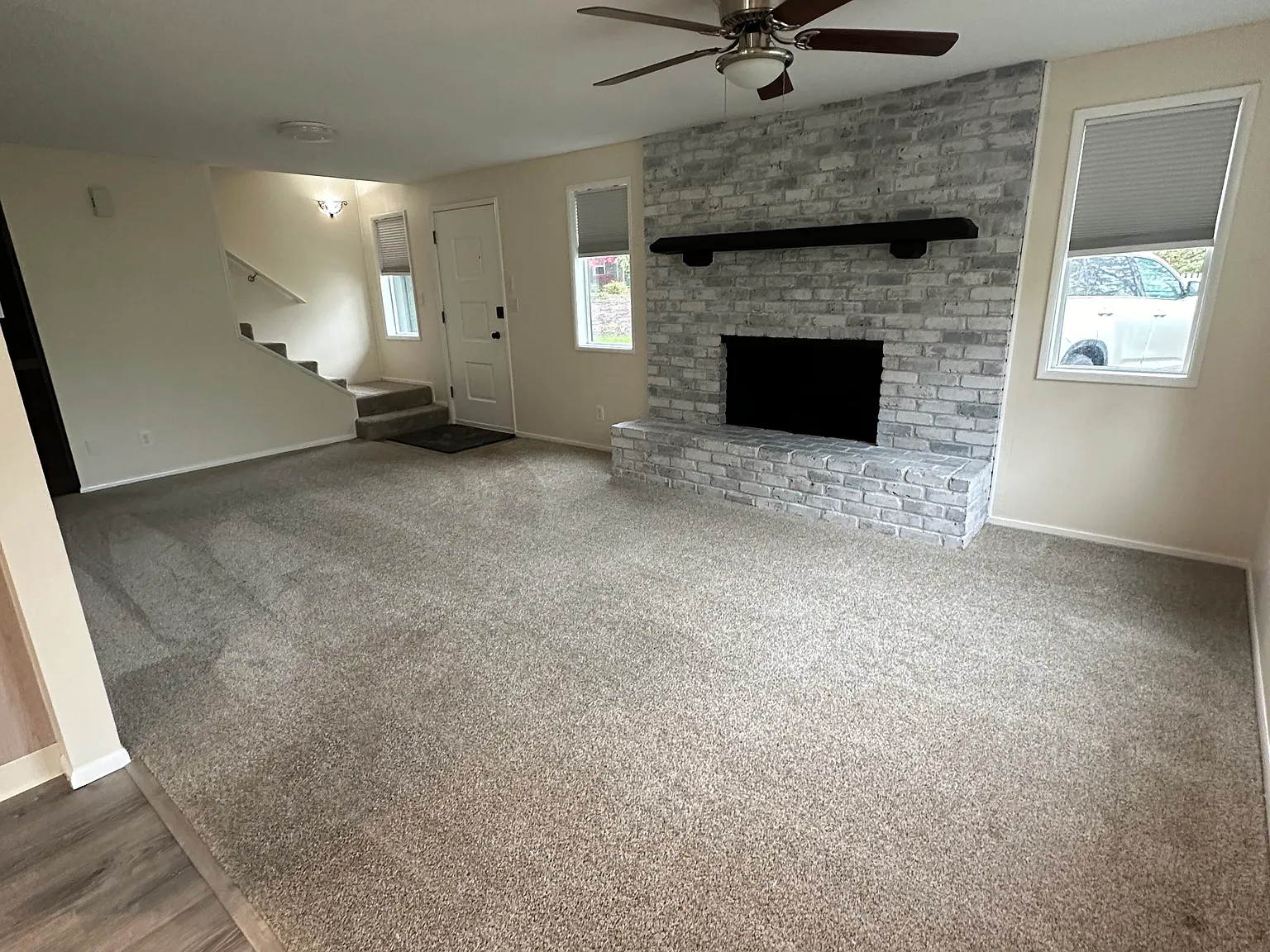 3 bed, 1.5 bath, 1100 sqft, $2,195 — Photo 2