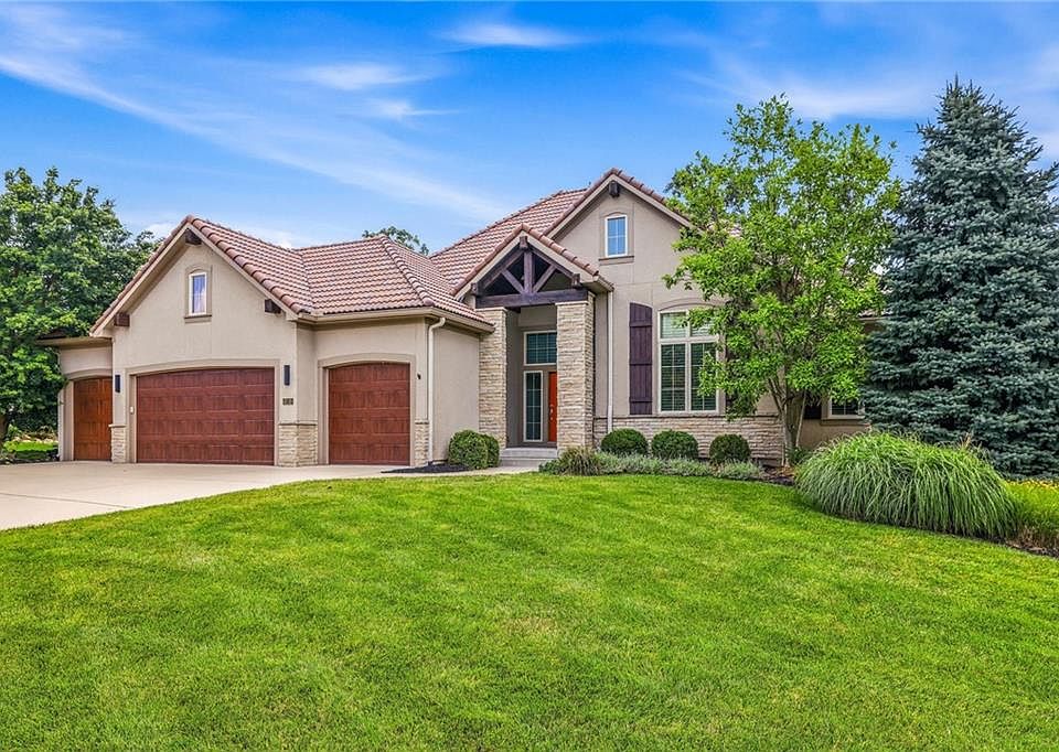 1st image of 6119 Southlake Dr