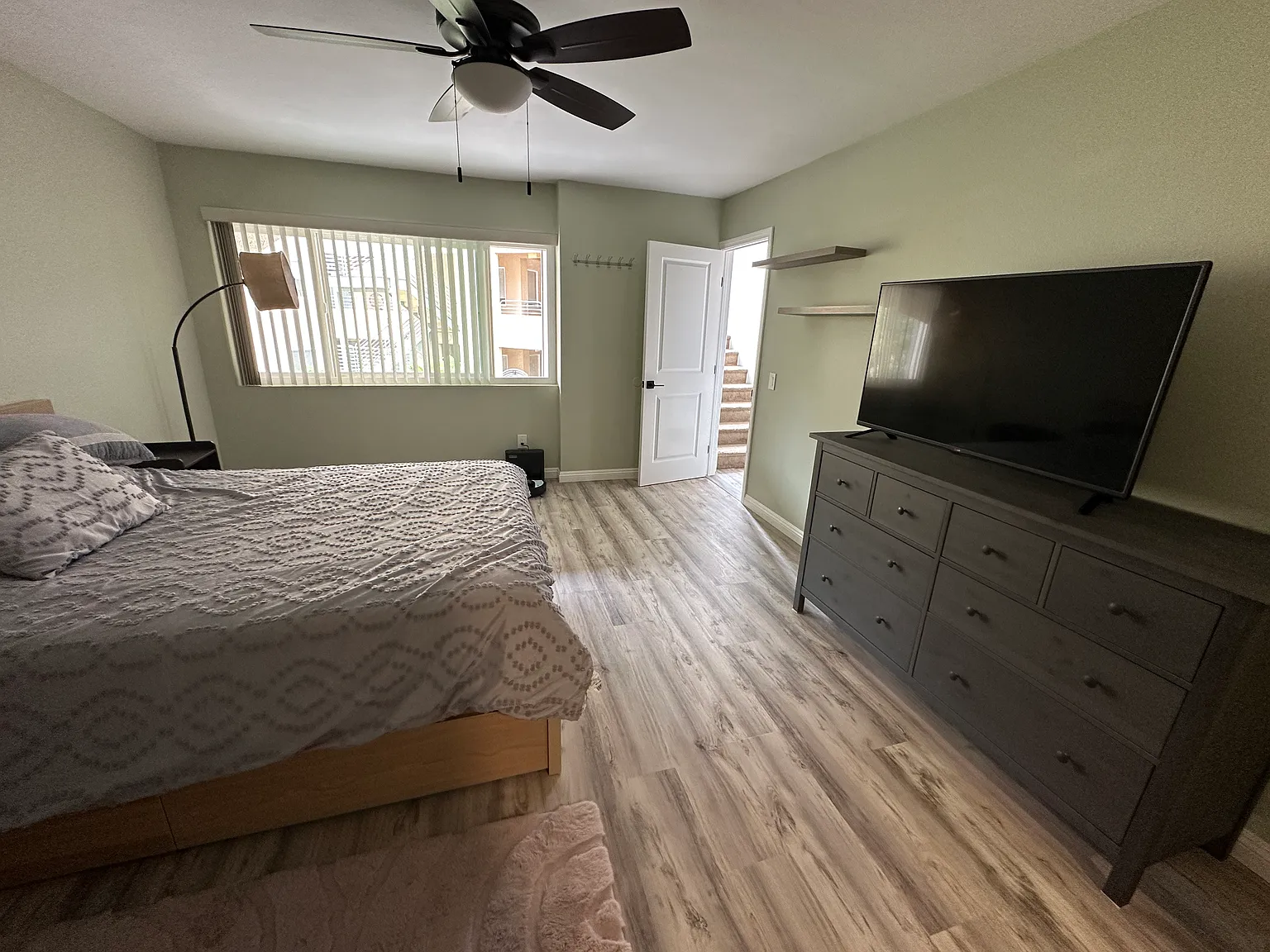 2 bed, 2.5 bath, 1554 sqft, $1,900 — Photo 3