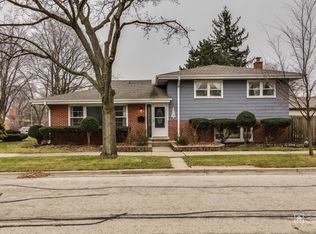5455 Grove St, Skokie, IL 60077