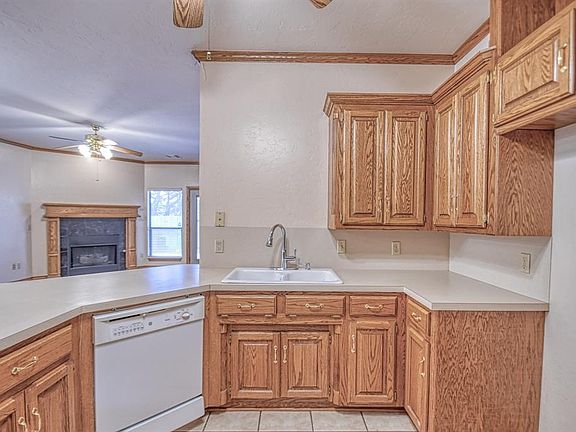 5th image of 124 SW 91st St