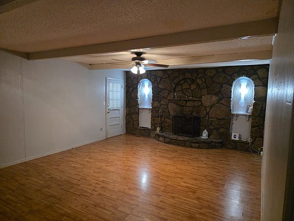 5th image of 909 W Glenwood Street