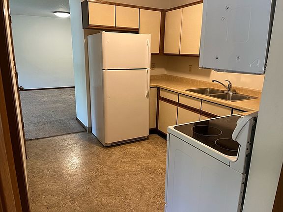 4th image of 616 4th Ave N APT 10