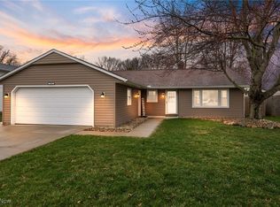 1021 Plymouth Dr, Grafton, OH 44044