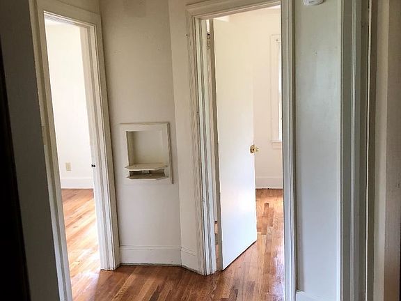 3rd image of 312 Sherwood Ave