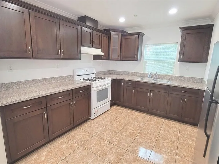8754 Reading Ave #3 — Photo 7