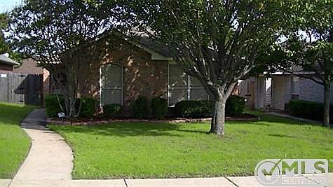 4th image of 320 Bryant Ln