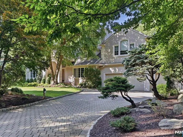 19 Forest St, Alpine, NJ 07620