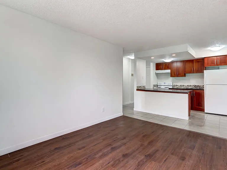 2015 11th Ave SW #204 — Photo 14