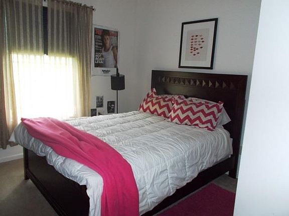 5th image of 34 Sheldon Dr