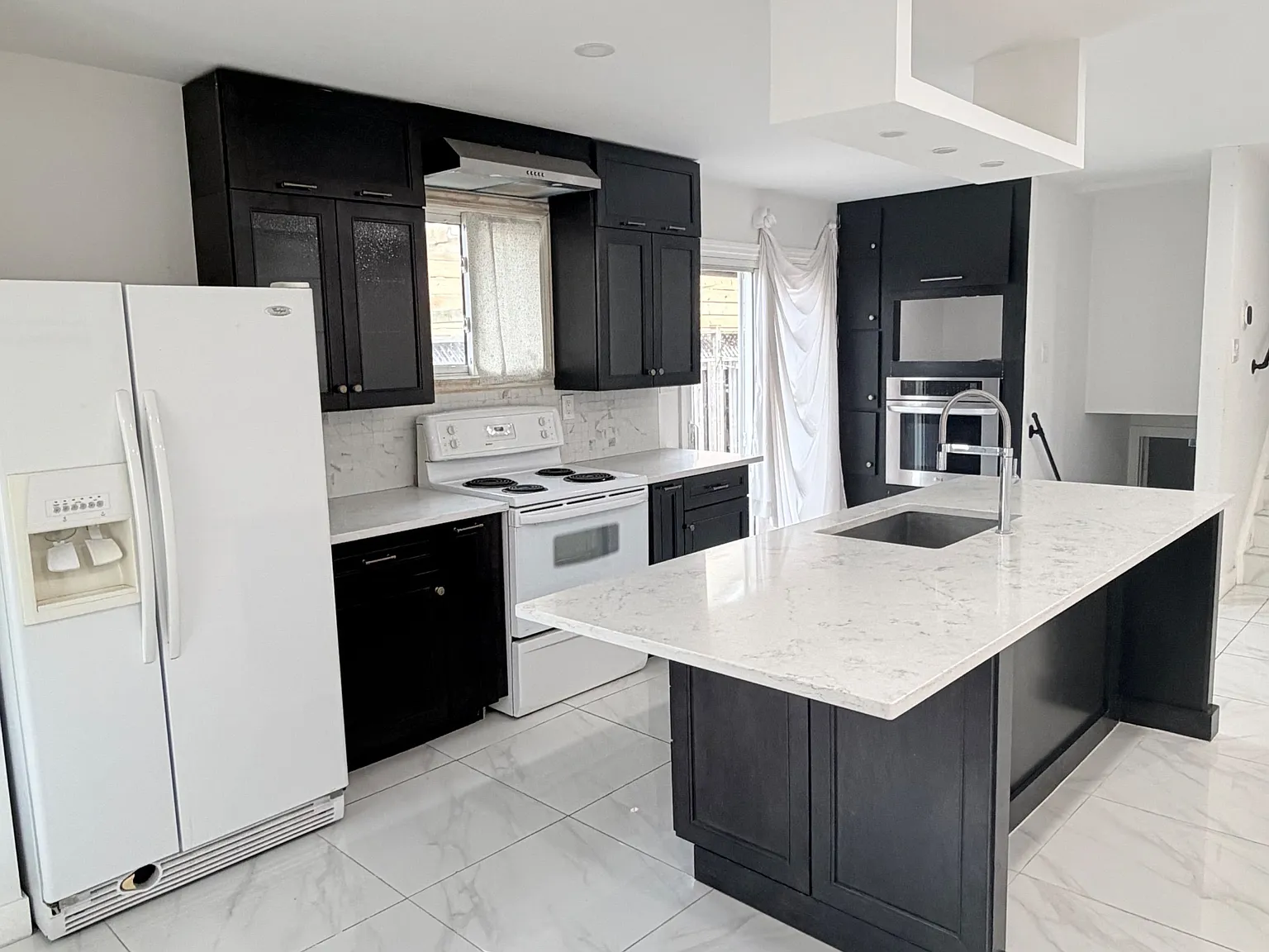 3 bed, $2,699 — Photo 4