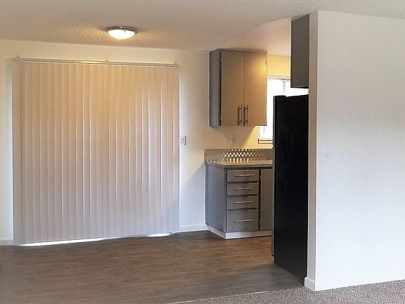 5th image of 301-415 NE 104th Ave #411