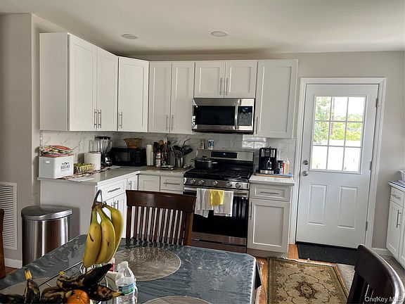 2nd image of 445 Albany Avenue