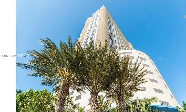 16699 Collins Ave #2406 — Photo 7