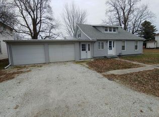 225 N Jackson St, Blandinsville, IL 61420