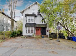 22 Roblen Dr, Pawtucket, RI 02860