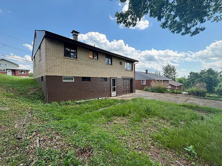 207 Kingston Dr — Photo 6