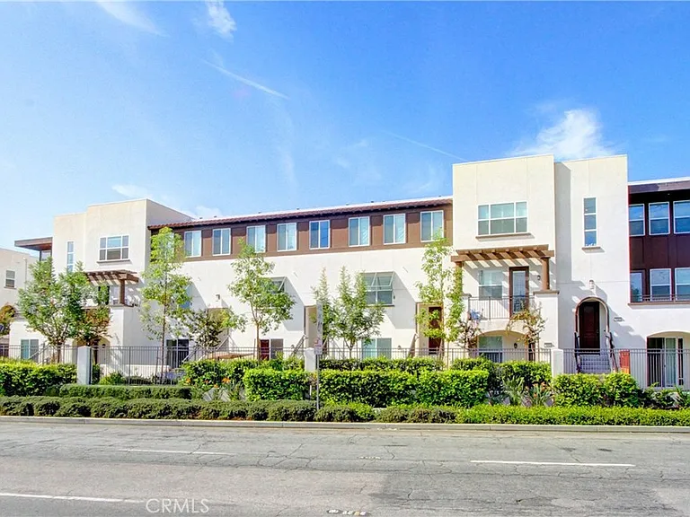 9210 Joshua Way — Photo 4