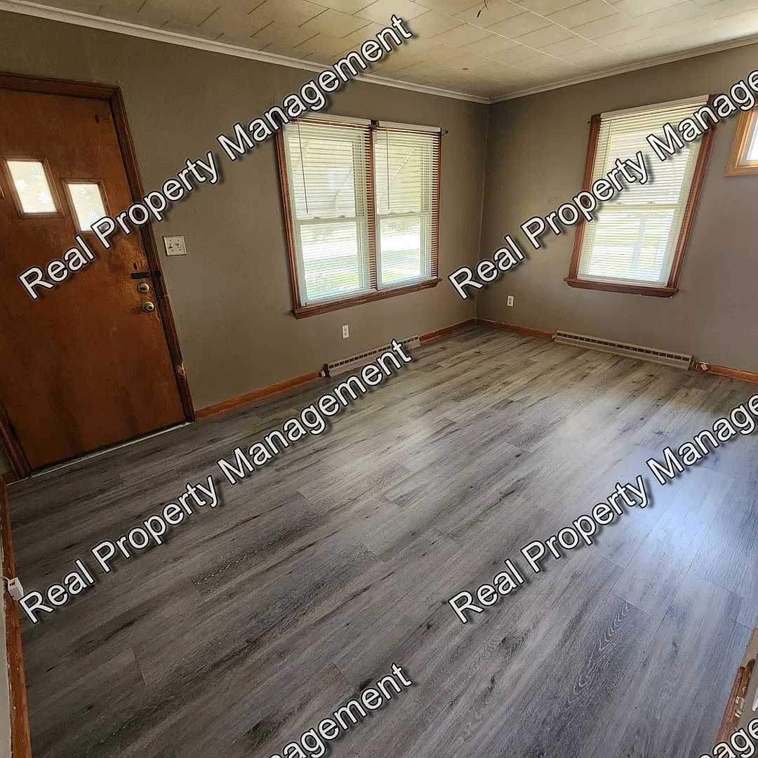 Two Bedroom Ranch on Quiet Street — Photo 2
