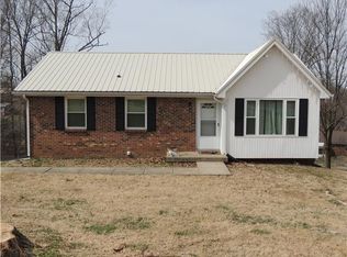 414 Parker Dr, Clarksville, TN 37042