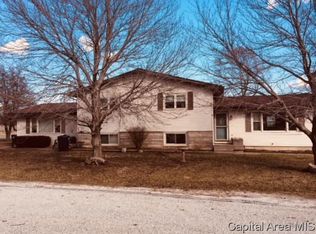 114 S Moore St, Illiopolis, IL 62539