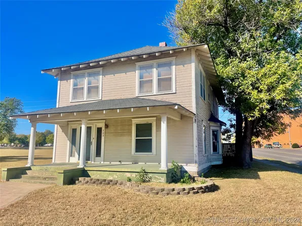 703 SE Delaware Ave, Bartlesville, OK 74003