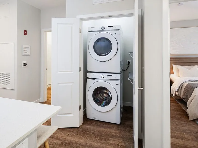 Showroom washer and dryer