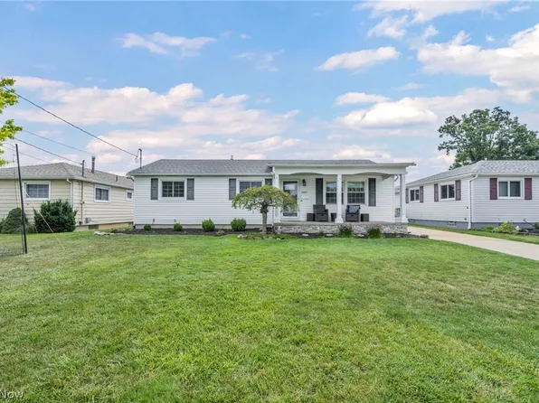 2907 Spruce Ct, Lorain, OH 44052