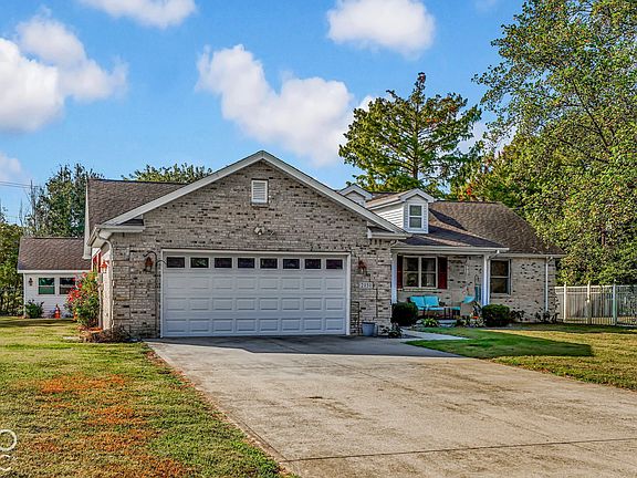 2nd image of 2151 Dogwood Trl