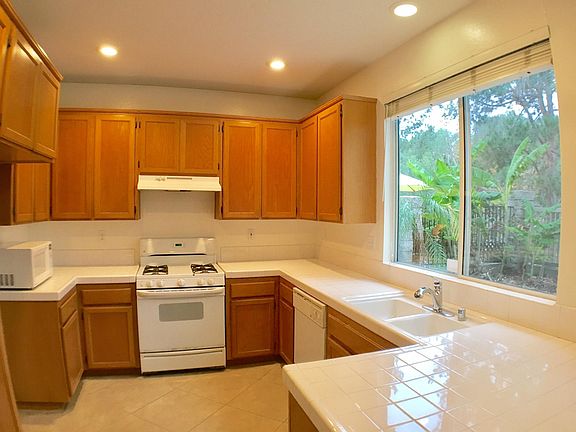 3rd image of 35 Tuolumne Way
