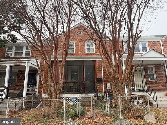 3rd image of 40 Girard St NE