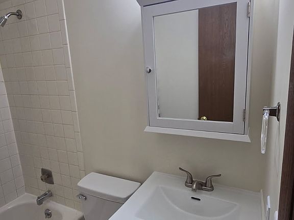 3rd image of 6610 Havelock Ave #1