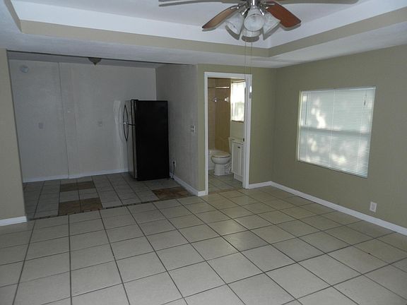 4th image of 807 9th Ave N APT 1