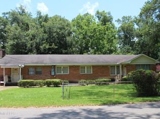 142 S Pine St, Lucedale, MS 39452