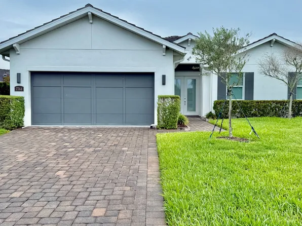 7744 Sandhill Lake Dr, Sarasota, FL 34241