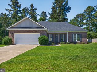 214 Dewpoint Dr, Statesboro, GA 30458