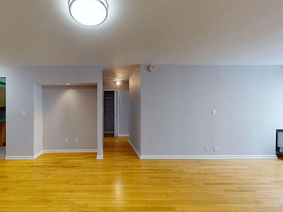 4th image of 301 E 47th St APT 4L