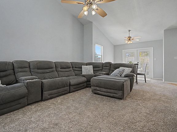5th image of 3139 S Drake Ct