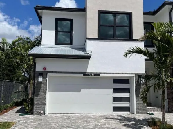 8345 NW 7th Place, Plantation, FL 33324