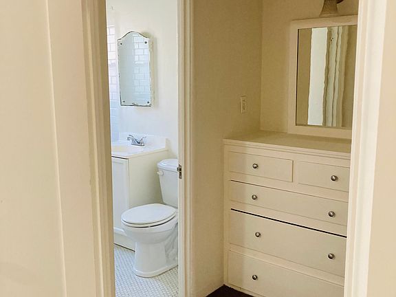 4th image of 4203 Saint Charles Pl #202A