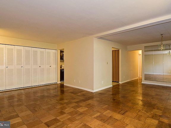 4th image of 4416 Island Pl APT 104