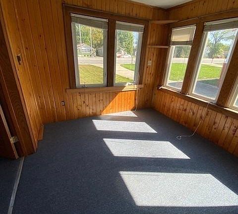 5th image of 7020 Broadway