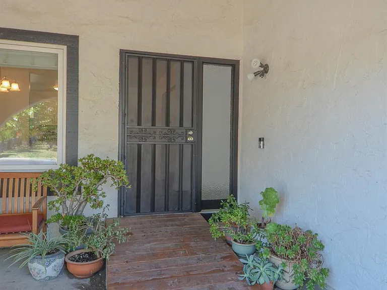 1321 Astoria Dr — Photo 6