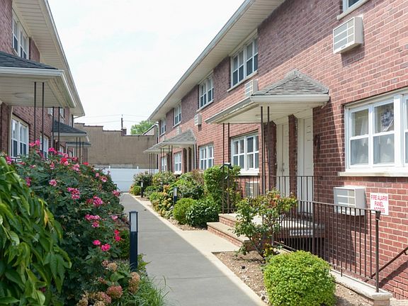 4th image of 395 Park St #395G