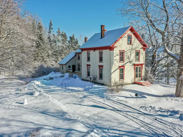 16 Union Street, Searsport, ME 04974
