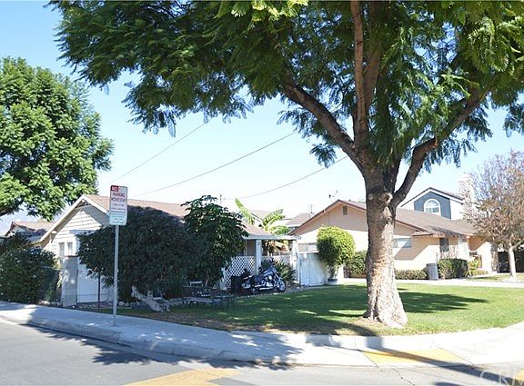 5th image of 9537 Garibaldi Ave